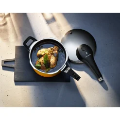 Schnellkochtöpfe|Induktionstöpfe|WMF Fusiontec Perfect Premium Schnellkochtopf, 22 cm, 4,5 l Yellow