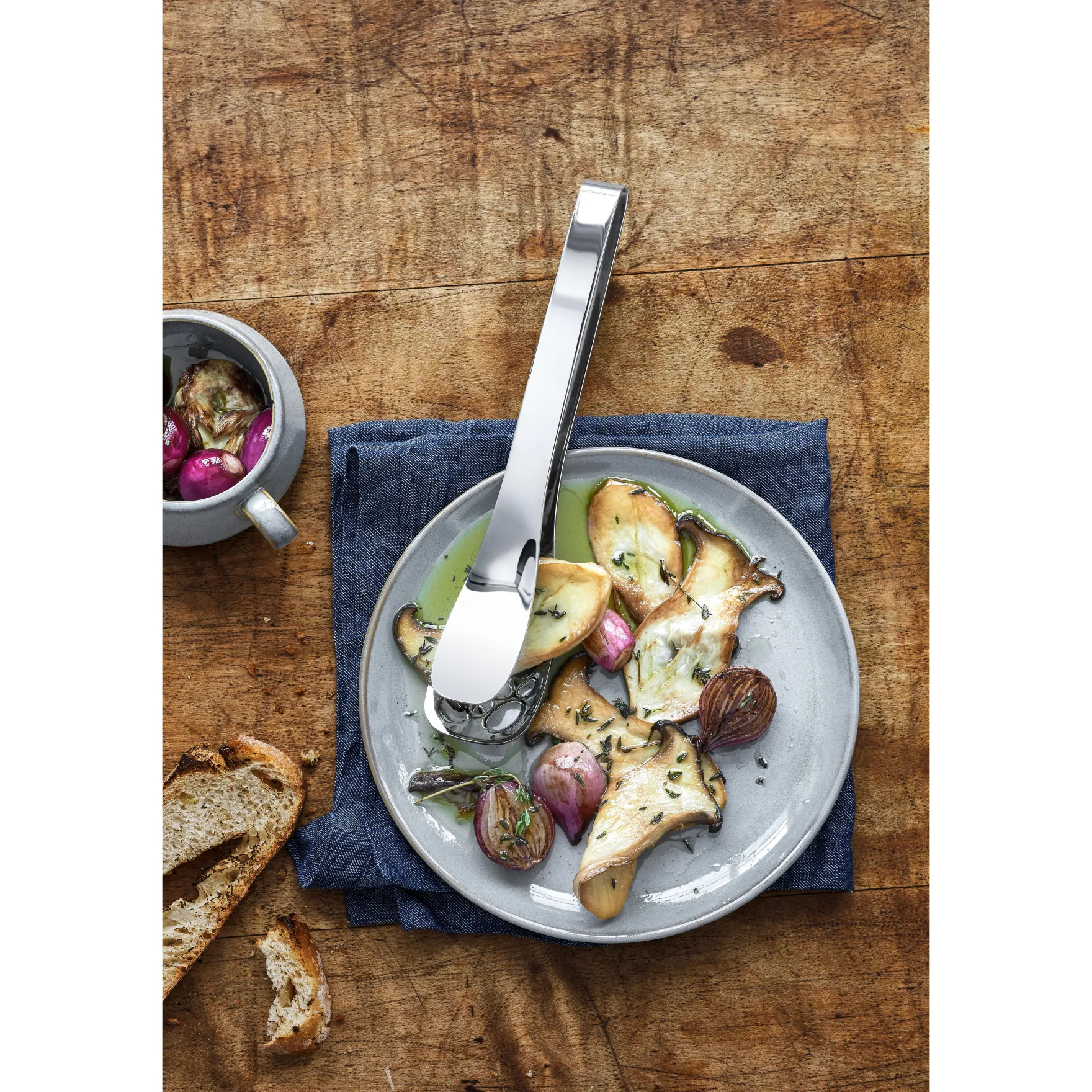 Grillzangen|Küchenutensilien|WMF Nuova Servierzange perforiert, 25 cm